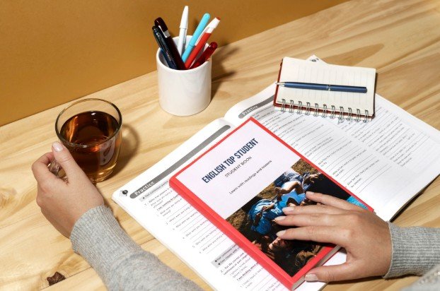 How to Review Journal Articles for a Literature Review