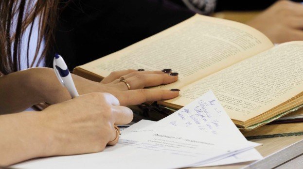 How to Write a Literature Review Introduction