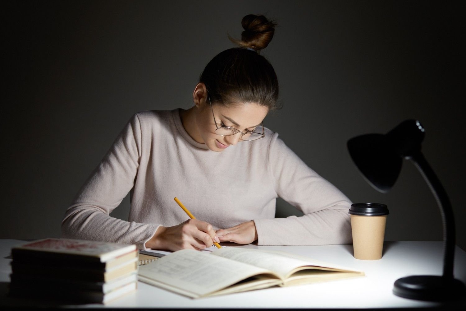 Thesis Writing Guide: How to Plan, Write, and Finish a Strong Thesis