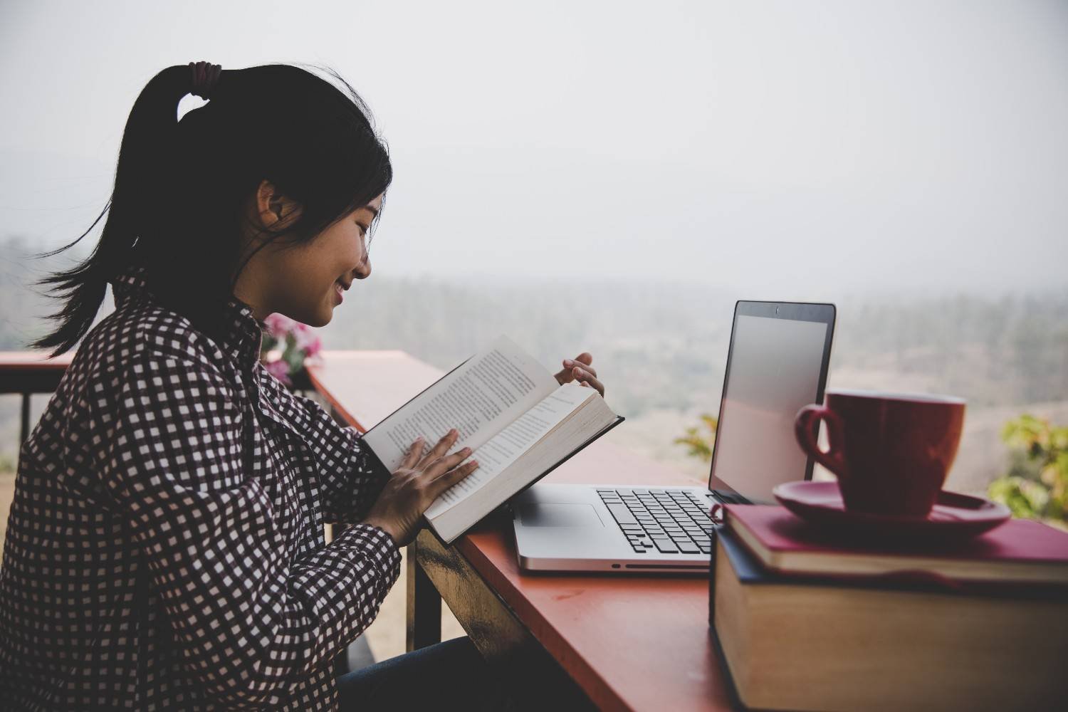 Popular Online Thesis Generator Tools